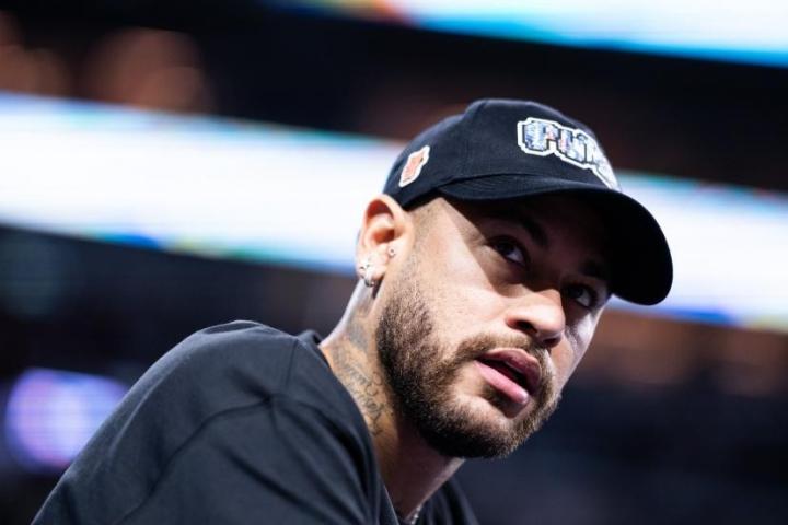  辟谣来得及时，内马尔免于劳动纠纷风波；前厨师揭露照片滥用真相，职业往事本无瑕疵。 体育新闻 辟谣来得及时，内马尔免于劳动纠纷风波；前厨师揭露照片滥用真相，职业往事本无瑕疵。 体育新闻