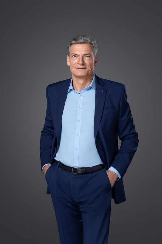  豪华品牌中国战略再升级；高层人事变动频现；纯电产品加速布局。 汽车科技