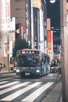 防御配置需求增强；红利低波ETF华泰柏瑞资金持续流入；HALO资产价值重估推动板块回暖。