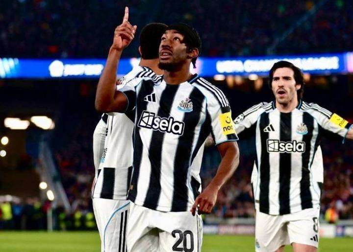  埃兰加闪耀欧冠赛场；成为瑞典第二位淘汰赛梅开二度球员；伊布之后再现传奇时刻。 体育新闻 埃兰加闪耀欧冠赛场；成为瑞典第二位淘汰赛梅开二度球员；伊布之后再现传奇时刻。 体育新闻 埃兰加闪耀欧冠赛场；成为瑞典第二位淘汰赛梅开二度球员；伊布之后再现传奇时刻。 体育新闻