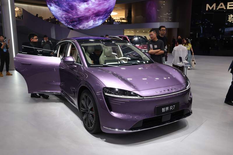  豪华MPV市场无需更多平庸者：智界V9的技术破局与降维打击 IT技术 豪华MPV市场无需更多平庸者：智界V9的技术破局与降维打击 IT技术