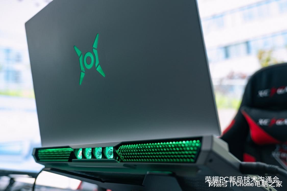  【深度解析】荣耀WIN游戏本散热架构：从「东风尾喷」到270W性能释放的技术跃迁 IT技术 【深度解析】荣耀WIN游戏本散热架构：从「东风尾喷」到270W性能释放的技术跃迁 IT技术 【深度解析】荣耀WIN游戏本散热架构：从「东风尾喷」到270W性能释放的技术跃迁 IT技术