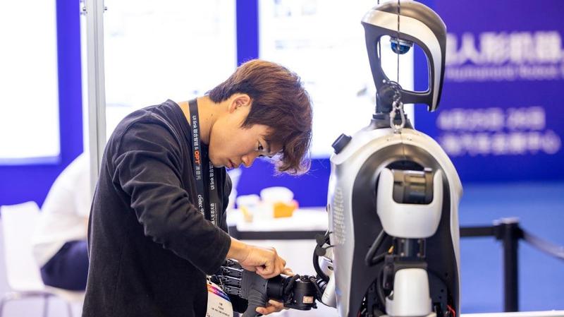  智能制造新纪元·领航级工厂的技术架构与行业价值深度剖析 IT技术 智能制造新纪元·领航级工厂的技术架构与行业价值深度剖析 IT技术