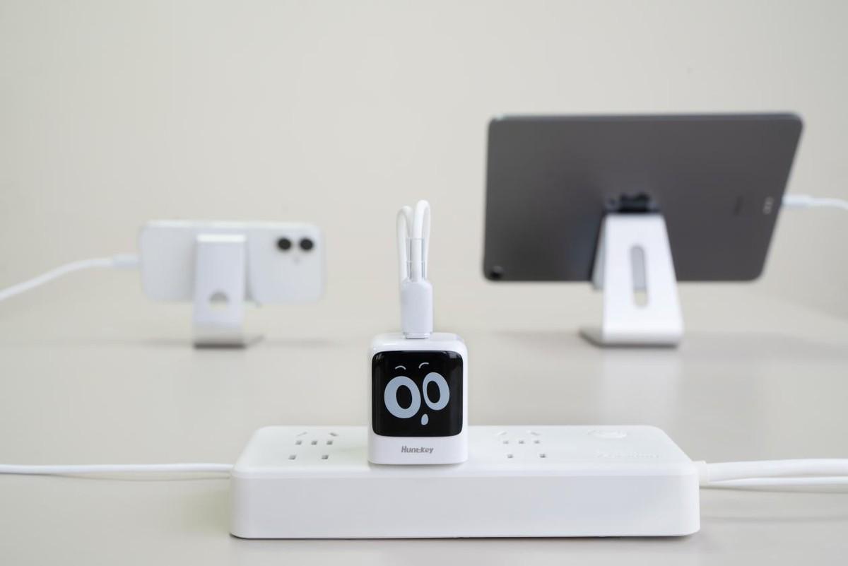  「氮化镓+双C口」深度解析：航嘉灵动F45 Neo 2C技术架构与快充协议兼容性测评 手机评测