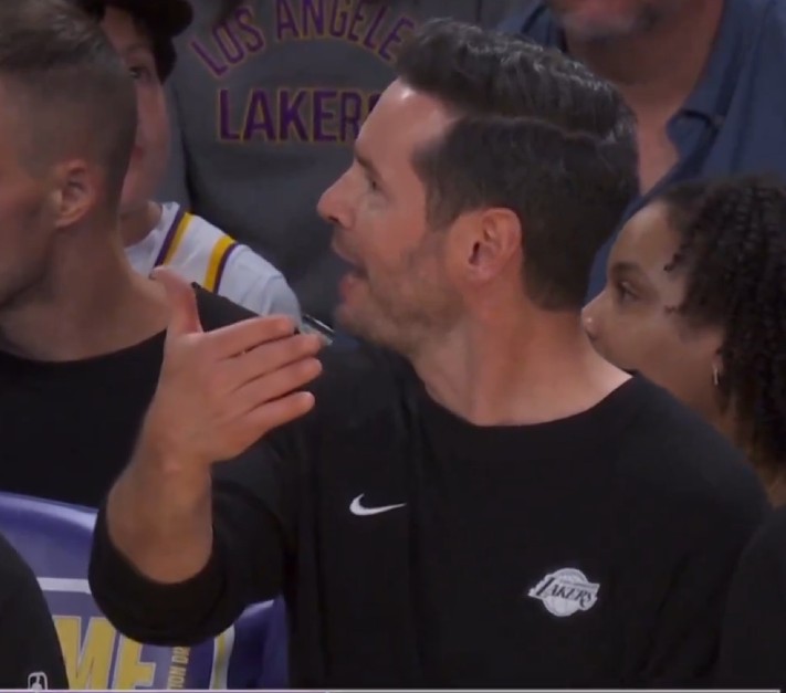  【深度复盘】湖人体系崩塌全记录：从冠军竞争者到战术废墟的数据切片 体育新闻 【深度复盘】湖人体系崩塌全记录：从冠军竞争者到战术废墟的数据切片 体育新闻