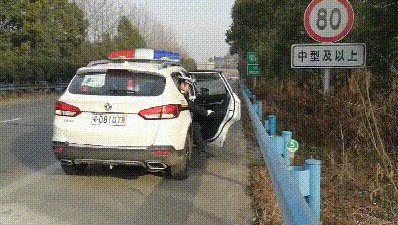  高速事故撤离指南：二次事故的技术分析与黄金处置法则 汽车科技