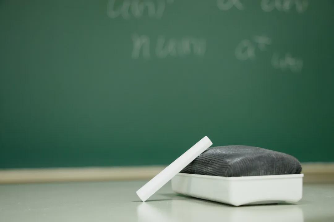  从操场到银幕：一位体育教师的跨界创新实践与管理效能启示 教育招生